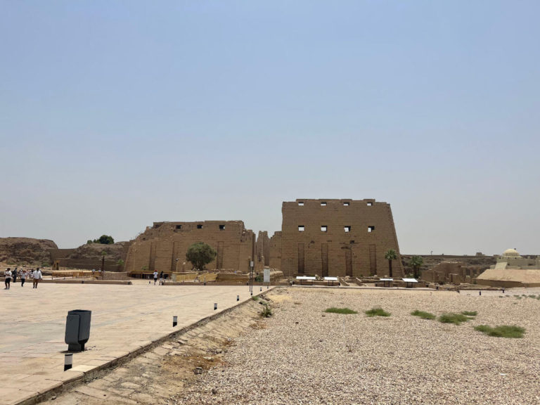 Karnak gallery 1